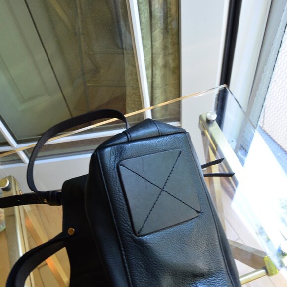 Kooba Black Leather Tote Crossbody Bag. - Picture 3 of 16